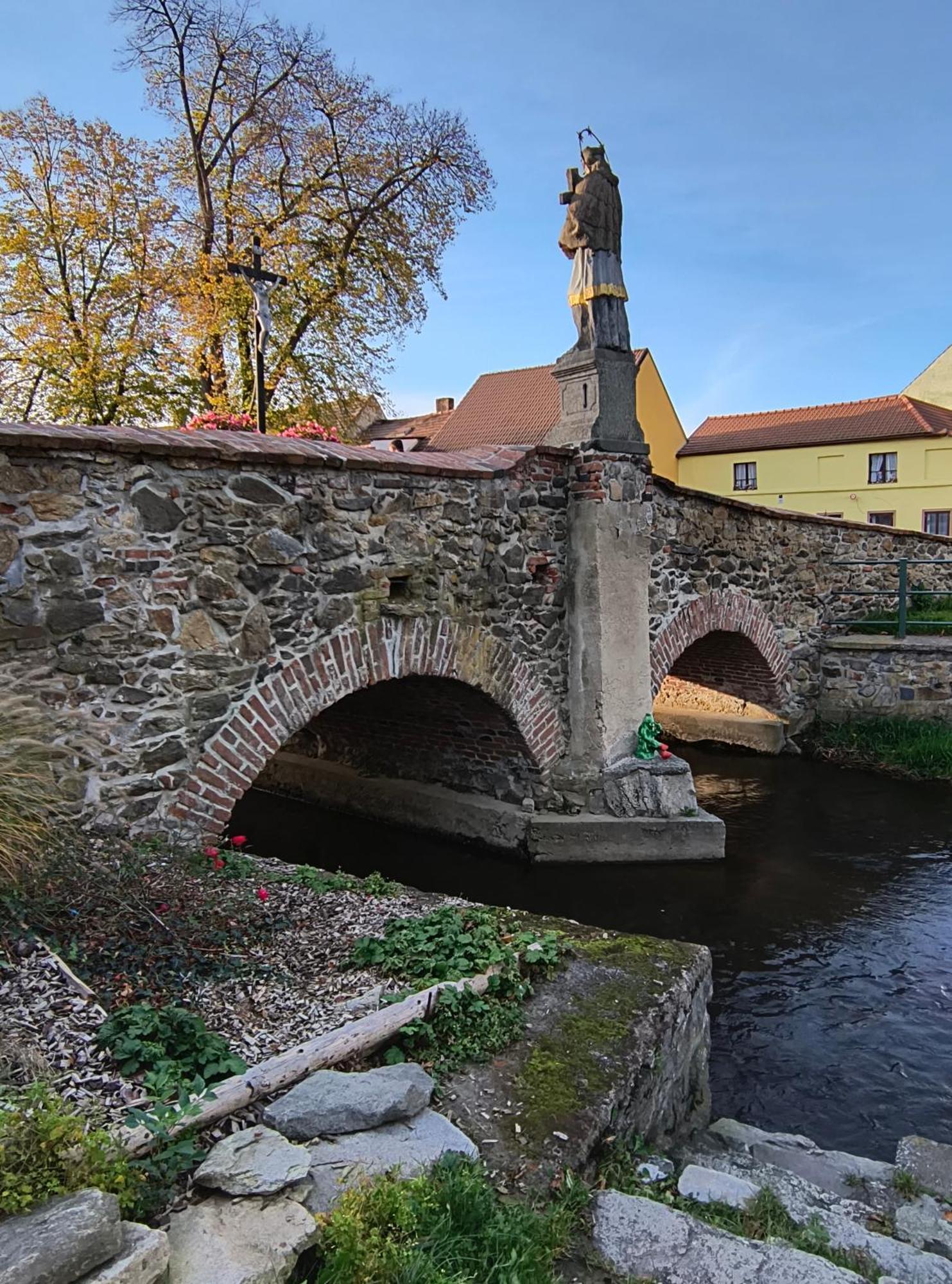 Chaloupka U Mostu Sv Jana V Centru Vodnan Vodnany Exterior photo